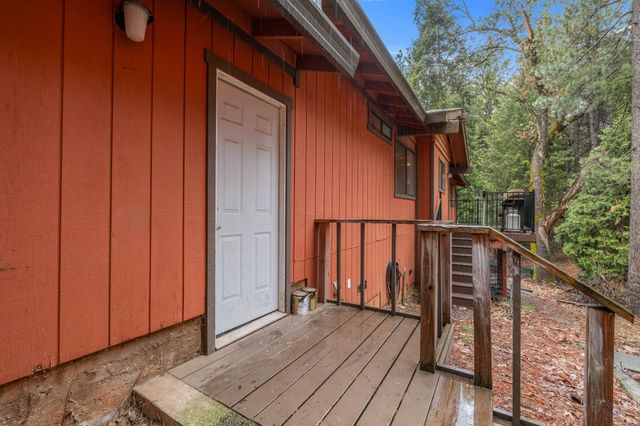 5571 Sierra Springs Dr, Pollock Pines, CA 95726