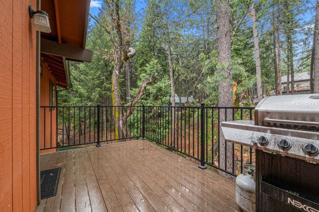 5571 Sierra Springs Dr, Pollock Pines, CA 95726