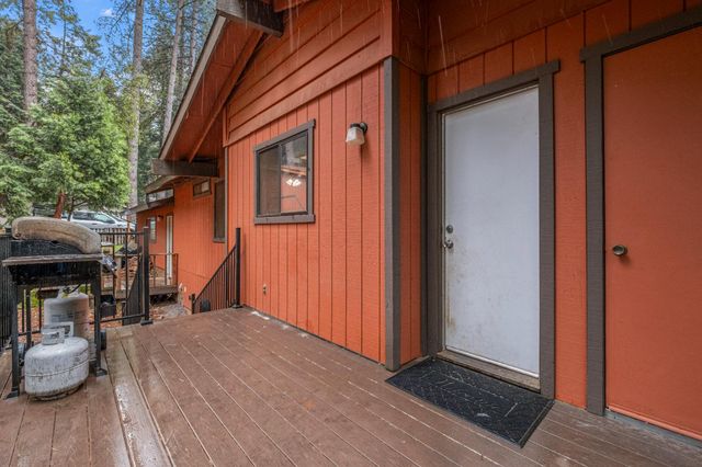 5571 Sierra Springs Dr, Pollock Pines, CA 95726