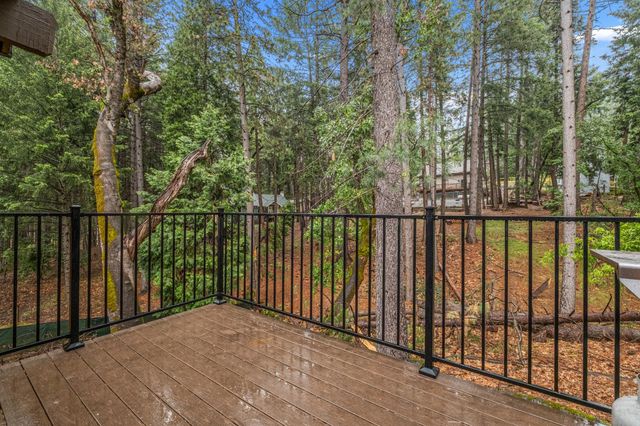 5571 Sierra Springs Dr, Pollock Pines, CA 95726