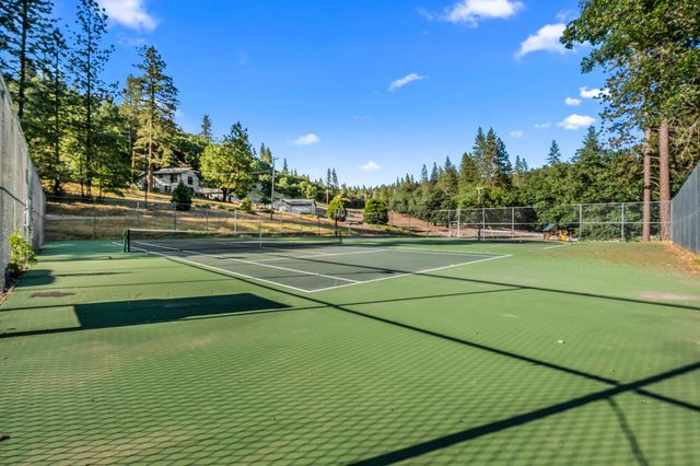 5571 Sierra Springs Dr, Pollock Pines, CA 95726