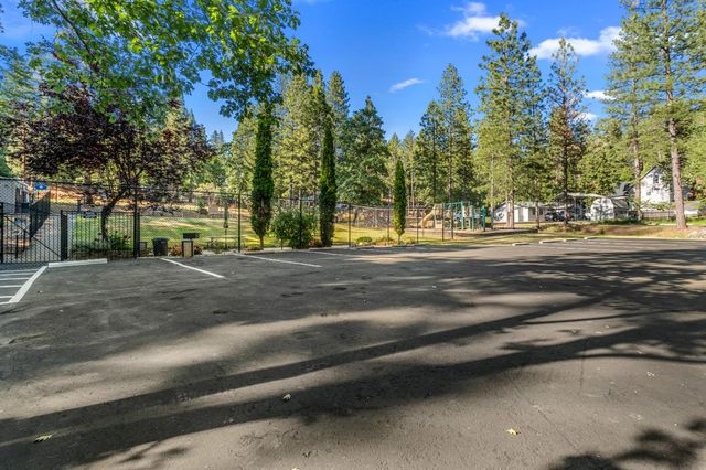 5571 Sierra Springs Dr, Pollock Pines, CA 95726