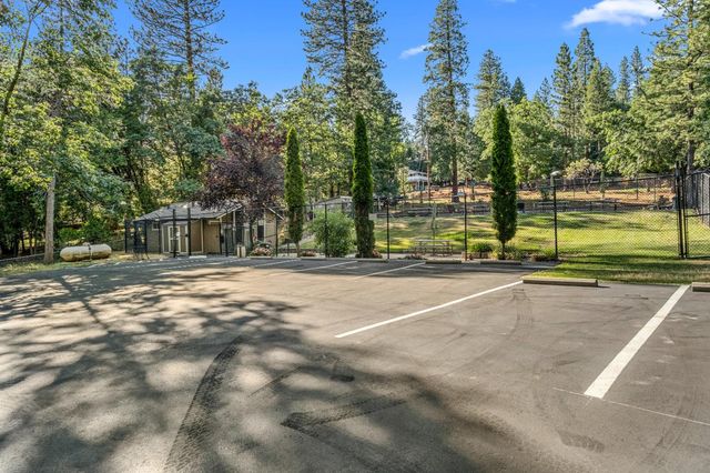 5571 Sierra Springs Dr, Pollock Pines, CA 95726