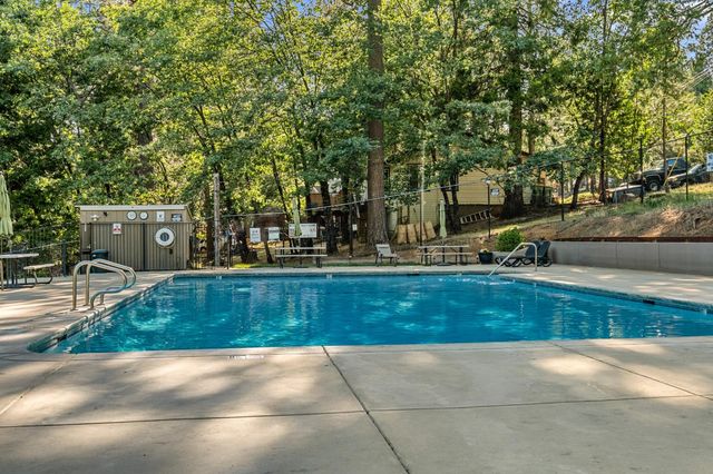 5571 Sierra Springs Dr, Pollock Pines, CA 95726