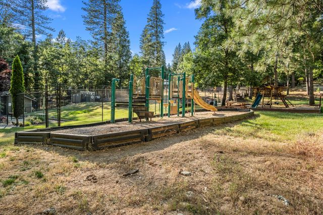 5571 Sierra Springs Dr, Pollock Pines, CA 95726