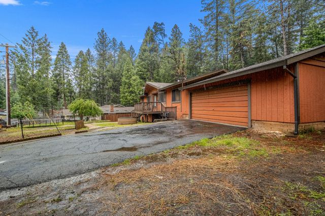 5571 Sierra Springs Dr, Pollock Pines, CA 95726