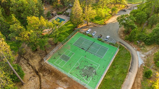 5571 Sierra Springs Dr, Pollock Pines, CA 95726