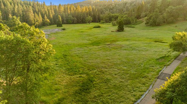 5571 Sierra Springs Dr, Pollock Pines, CA 95726