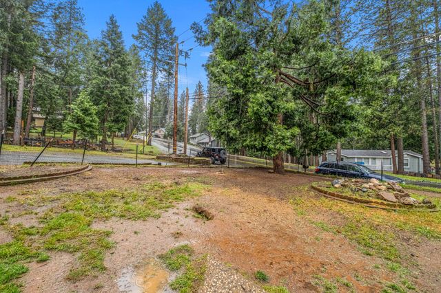 5571 Sierra Springs Dr, Pollock Pines, CA 95726