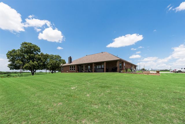 3188 Us-82, Bells, TX 75414