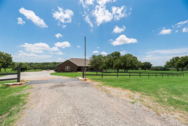 3188 Us-82, Bells, TX 75414