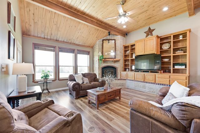 3188 Us-82, Bells, TX 75414