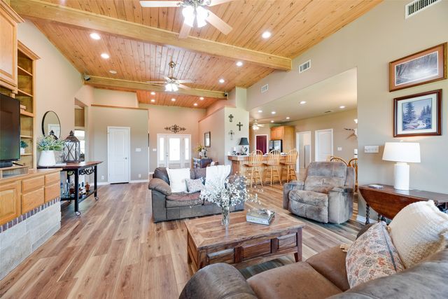 3188 Us-82, Bells, TX 75414