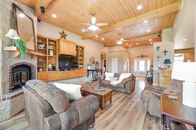 3188 Us-82, Bells, TX 75414
