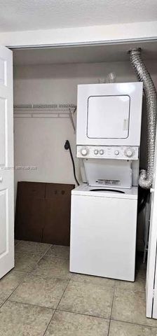 8290 Lake Dr 332, Doral, FL 33166