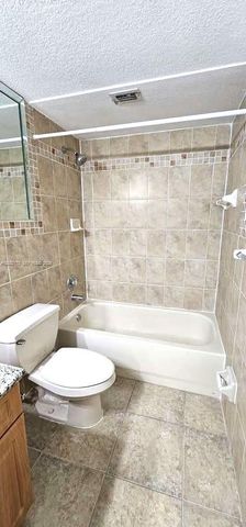 8290 Lake Dr 332, Doral, FL 33166