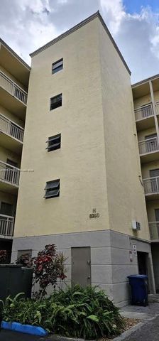 8290 Lake Dr 332, Doral, FL 33166