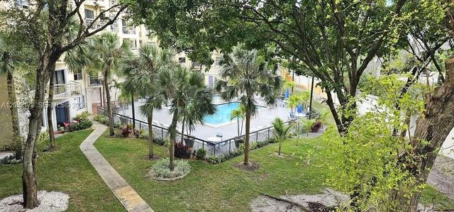 8290 Lake Dr 332, Doral, FL 33166