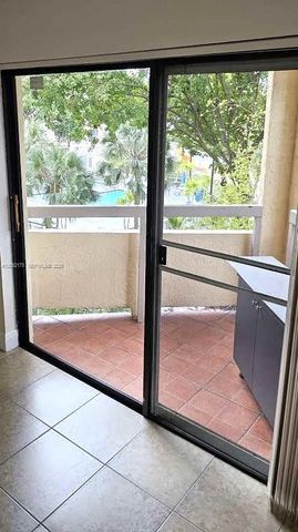 8290 Lake Dr 332, Doral, FL 33166