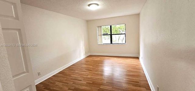 8290 Lake Dr 332, Doral, FL 33166