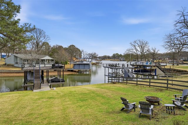 111 Ridgeoak Way, Tool, TX 75143