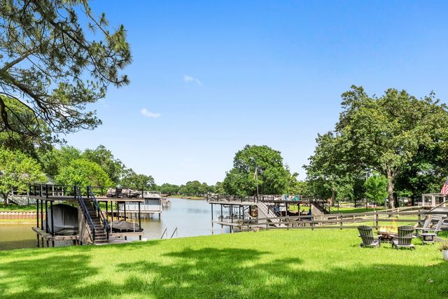 111 Ridgeoak Way, Tool, TX 75143