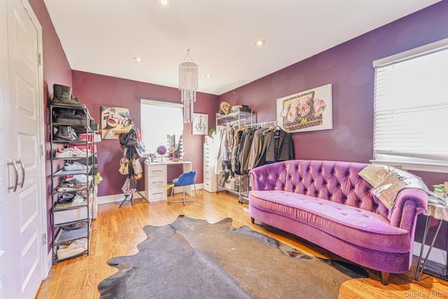 972 S End, Woodmere, NY 11598