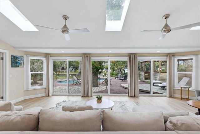 1232 NORTHPORT DRIVE, Sarasota, FL 34242