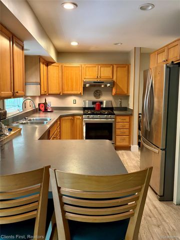 5844 Crandall Road, Howell, MI 48855