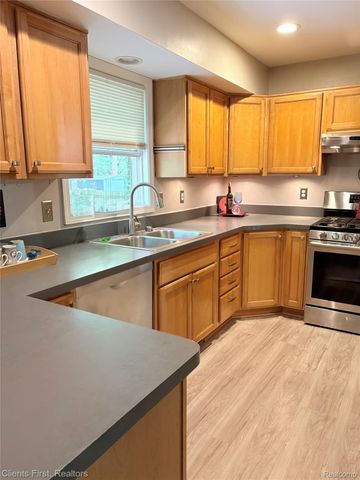 5844 Crandall Road, Howell, MI 48855