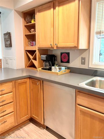 5844 Crandall Road, Howell, MI 48855