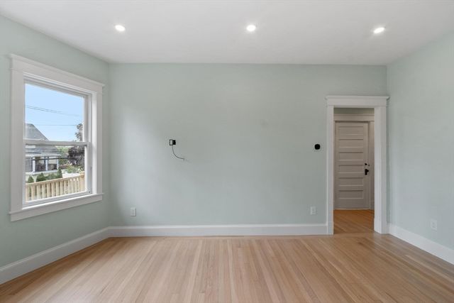 61 Warren St 2, Medford, MA 02155