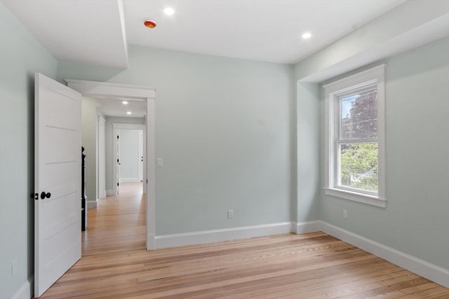61 Warren St 2, Medford, MA 02155