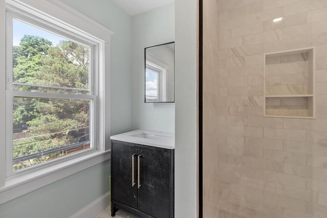 61 Warren St 2, Medford, MA 02155