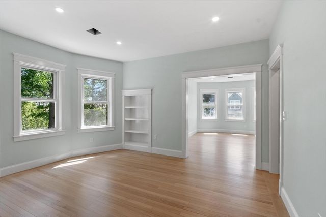 61 Warren St 2, Medford, MA 02155