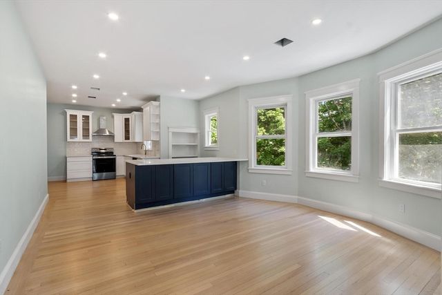 61 Warren St 2, Medford, MA 02155
