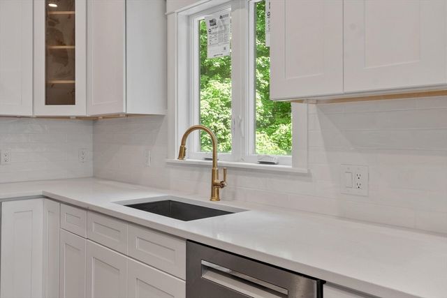 61 Warren St 2, Medford, MA 02155