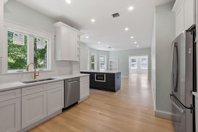 61 Warren St 2, Medford, MA 02155