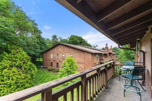 2037 Trailcrest Lane 8, Kirkwood, MO 63122