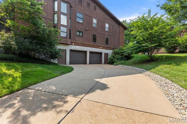 2037 Trailcrest Lane 8, Kirkwood, MO 63122