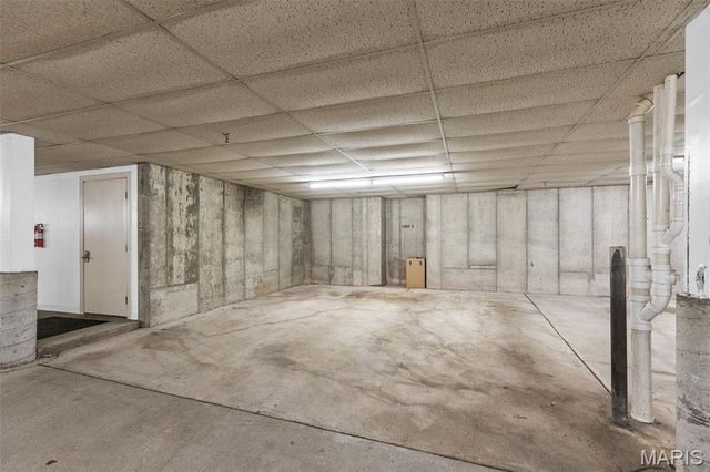 2037 Trailcrest Lane 8, Kirkwood, MO 63122