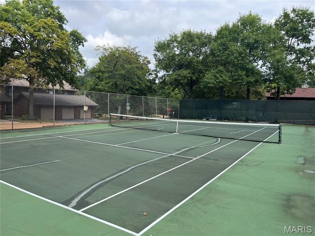 2037 Trailcrest Lane 8, Kirkwood, MO 63122