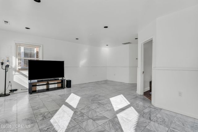 56 Highland Avenue, Keansburg, NJ 07734