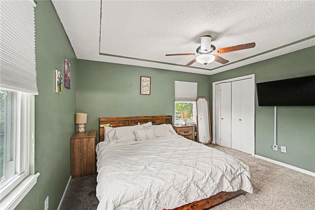 201 Cross Creek Drive, Grain Valley, MO 64029
