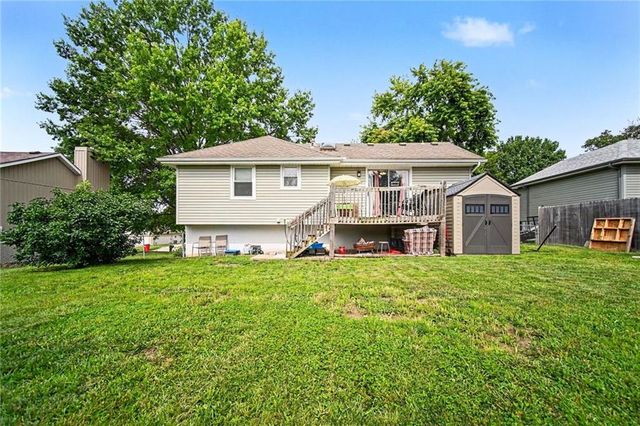 201 Cross Creek Drive, Grain Valley, MO 64029