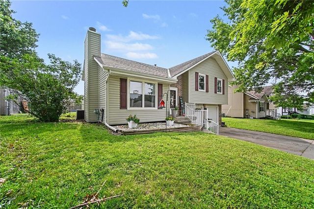 201 Cross Creek Drive, Grain Valley, MO 64029