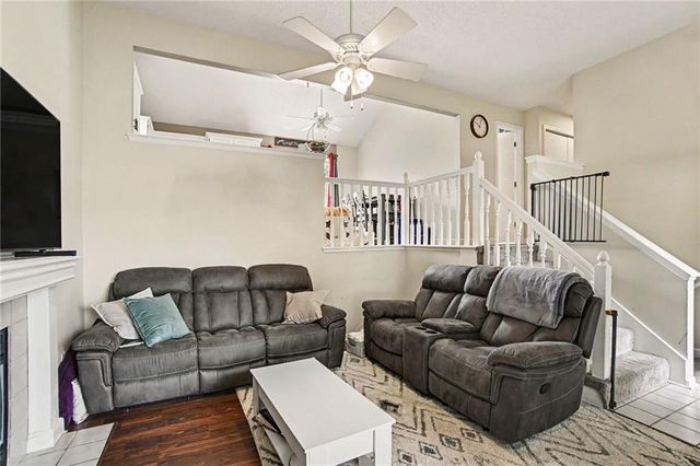 201 Cross Creek Drive, Grain Valley, MO 64029