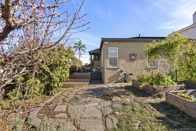 2003 Ebers Street, San Diego, CA 92107