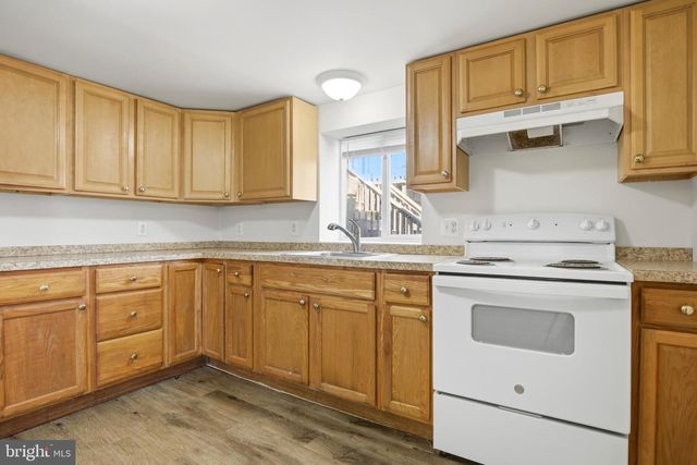 496 COVERED BRIDGE RD, Quakertown, PA 18951