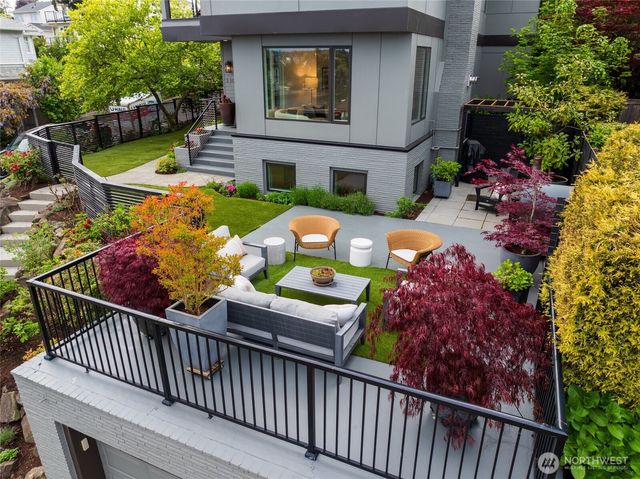 3303 37th Avenue W, Seattle, WA 98199